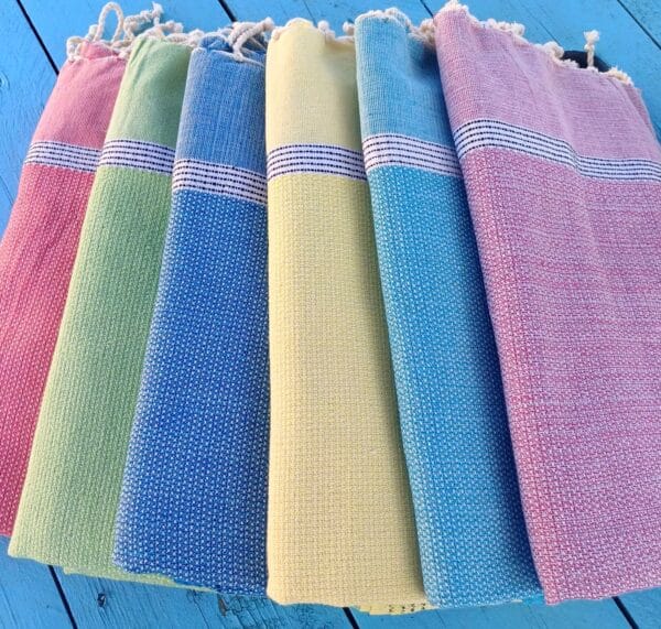 Colores vivos de la toalla Fouta playa Bohemia